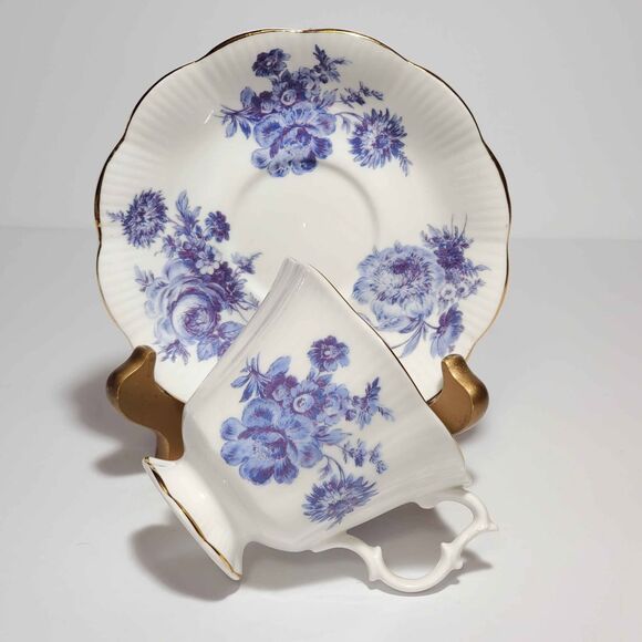 Royal Albert Teacup and Saucer Blue Flowers Vintage - Picture 7 of 8